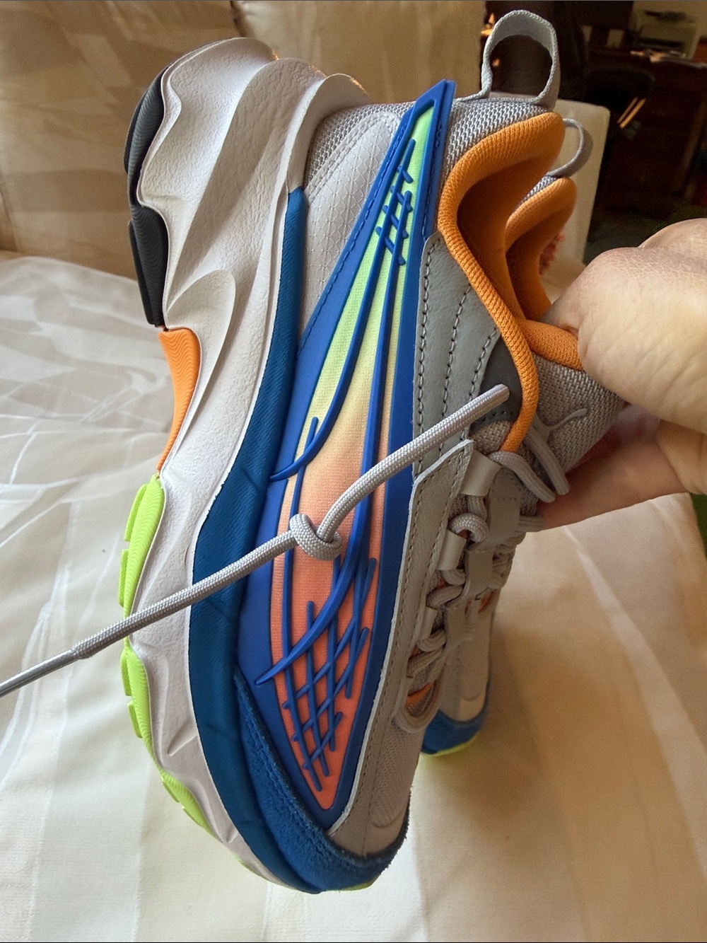 NEW - Puma carbon flares JR/Kids Sneakers Gray Orange Blue Lime. Unisex - Picture 5 of 12